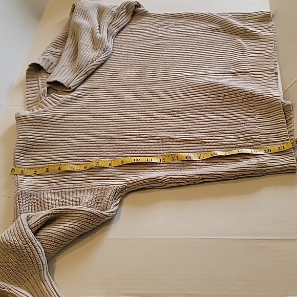 HOLLISTER OVERSIZE  LONG SLEEVE SWEATER SIZE M - Picture 11 of 11